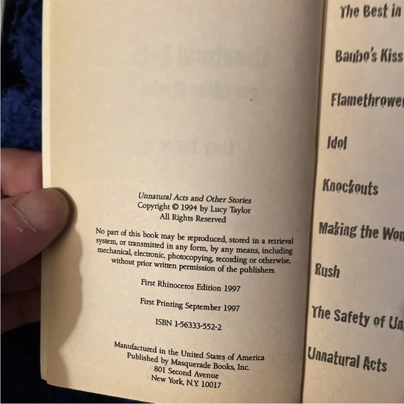 Book paperback unnatural acts and other stories. Good condition - Picture 3 of 5